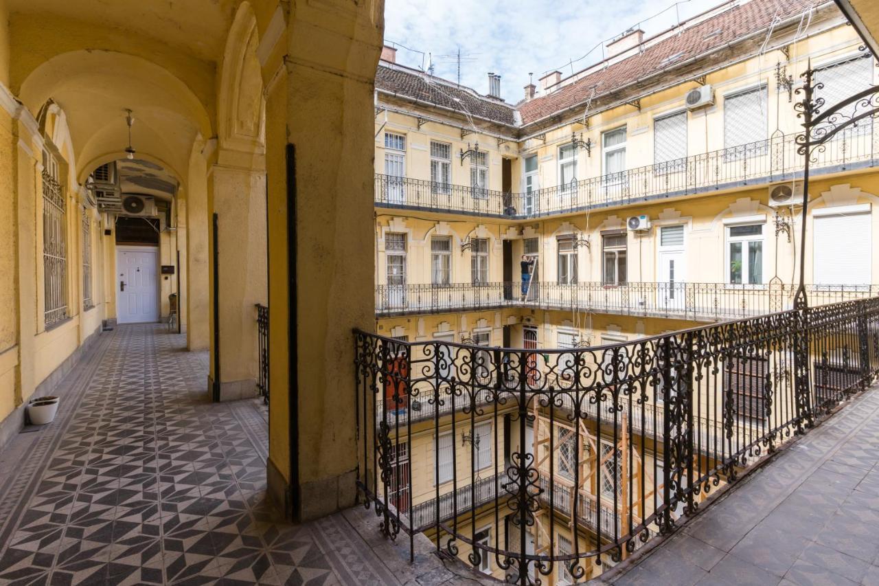 Westend Apartment Budapest Bagian luar foto